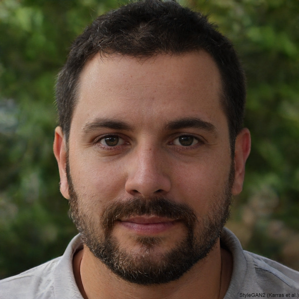 <em>Carlos Romero</em>
